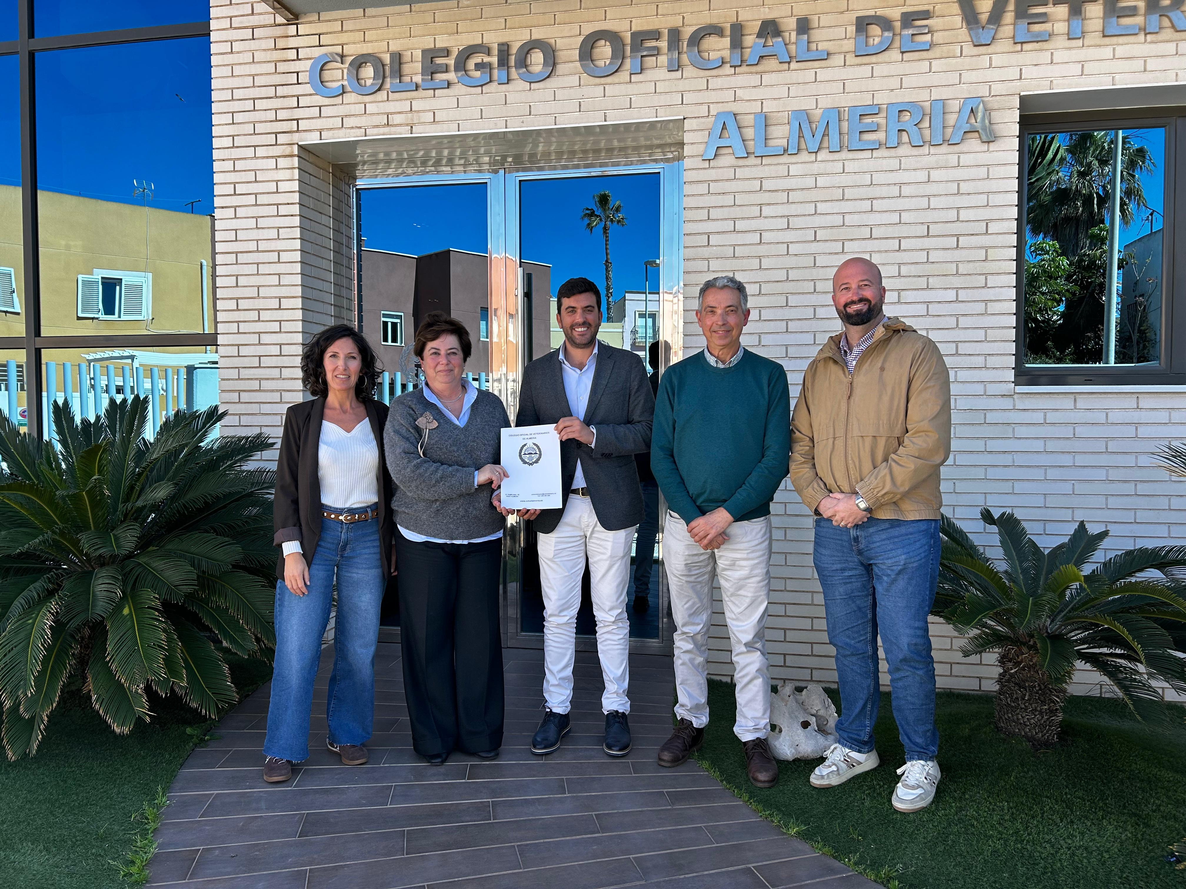 Mojácar Council has signed a collaboration agreement with the Illustrious Almería Official College of Veterinarians for the management and maintenance of the Municipal Register of Companion Animals 